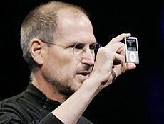 Steve Jobs apresenta o novo iPod Nano, que ganhou tela de 2,5 polegadas e toca vdeo