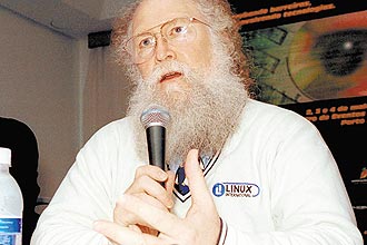 Presidente da Linux International, John "Maddog" Hall, durante entrevista no 3º Fórum Internacional de Software Livre