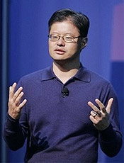 Jerry Yang afirmou que Yahoo! ainda está aberto para negociação
