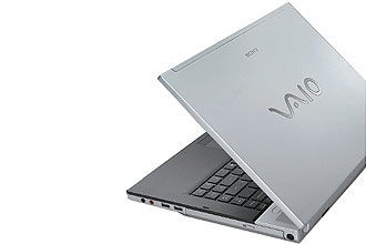 Com leitor de Blu-ray, laptop Sony Vaio VGN-FZ390AU pesa 2,7 kg com bateria, tem tela wide-screen e desempenho robusto