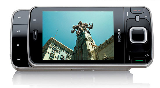 N96, apresentado ao público durante a Futurecom 2008, é o concorrente do celular iPhone, da Apple