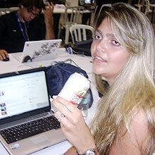 Jornalista Lívia Forte, 26, que pagou R$ 12 por cerveja leiloada na Campus Party