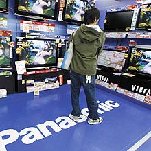 Companhia Panasonic vai lançar aparelhos televisores mais econômicos e finos