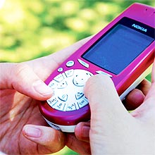Com novo serviço, quem não tem crédito no celular pode enviar mensagens SMS a cobrar