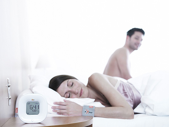 Despertador é capaz de identificar em que fase do sono o usuário está e acordá-lo no momento mais conveniente