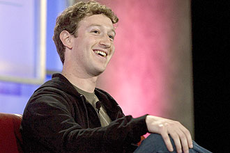 Mark Zuckerberg, fundador do site de relacionamentos Facebook, é acusado de ler e-mails privados e invadir concorrentes