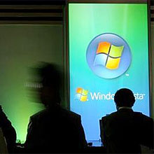 Visitantes em feira no Japão; Microsoft é condenada a pagar US$ 200 mi em caso de violação de patentes