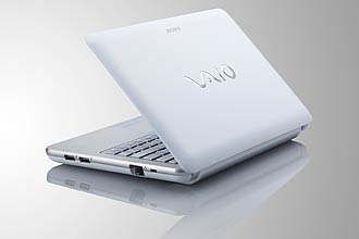 Vaio W, laptop ultraportátil da Sony à venda por R$ 1.999; netbook se destaca por alta resolução da tela e bonito grafismo no touchpad