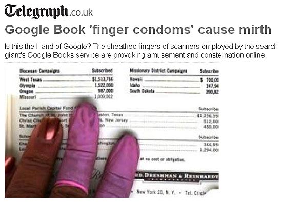 Reprodução da página do "Telegraph", na qual está a foto da "camisinha para dedos" do Google Books que circulou na web