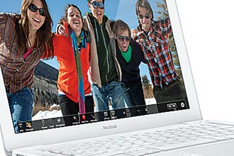 MacBook conta com tela LED retroiluminada, trackpad multitoque e 
bateria embutida; preço sugerido é de R$ 2.999