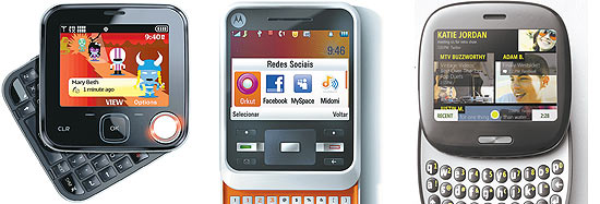 Da esq. à dir., Twist, telefone com design quadradão da Nokia; Motocubo, da Motorolla; e Kin One, da Microsoft