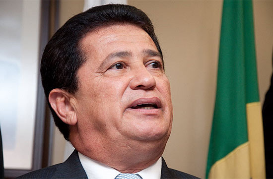 Novas denúncias derrubam o ministro dos Transportes, Alfredo Nascimento 