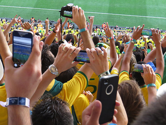 Entre los 693 entrevistados en los accesos al estadio en Belo Horizonte, un 67% se declara blanco y un 90% pertenece a las clases A o B 
