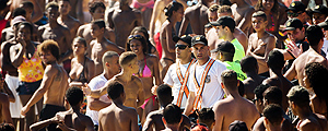 Ricardo Borges - 11.jan.2015/Folhapress Río intensifica el control en ómnibus para evitar robos en las playas