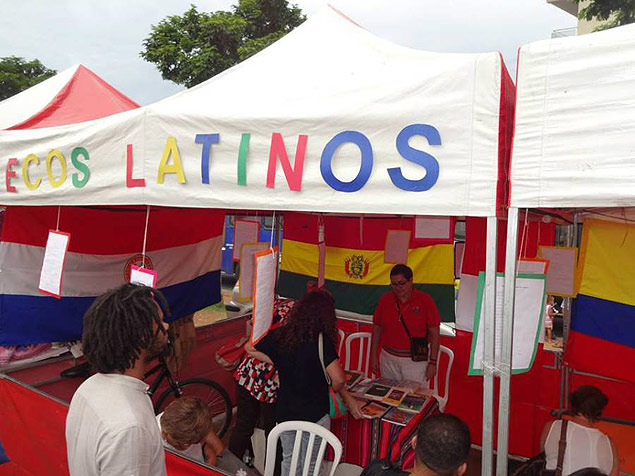 Stand de Ecos Latinos durante la Feria Latina, en So Paulo
