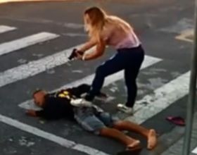 El Gobierno rinde homenaje a policía que mató a atracador contradiciendo la recomendación de la Policía Militar