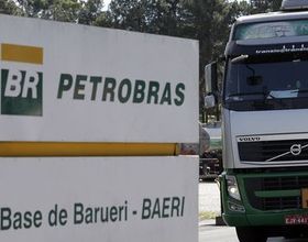La bajada del precio del diesel corta US$ 291 millones de inversión destinada al sector de transporte