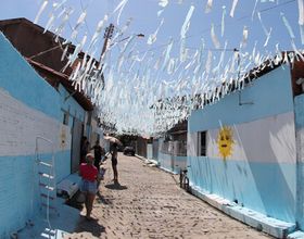 Skeptical Brazilian Soccer Fans Paint Street with Argentine Colors in Piauí