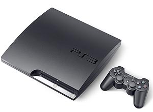 O console PlayStation 3; sua fabricante, a Sony, est processando o grupo que destravou o console