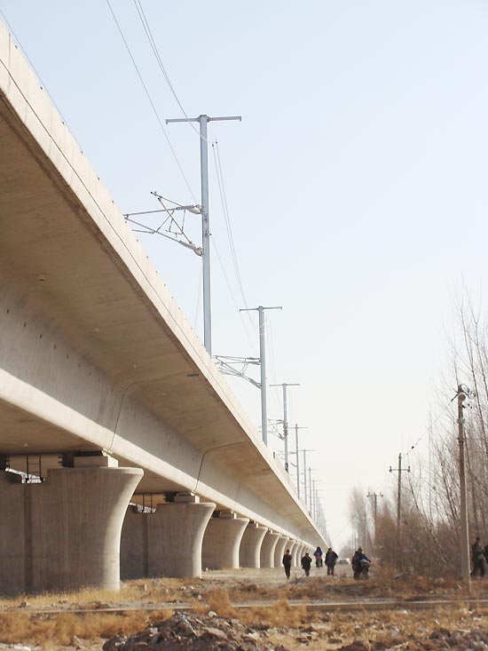 Viaduto do trem-bala a 60 kmd a capital chinesa