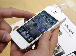 O iPhone branco, que chegou ao Brasil nesta semana, quase um mês após o lançamento em diversos países