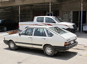Antigo Passat vendido pela VW brasileira ao Iraque nos anos 80, conhecido até hoje como "brazíli" (brasileiro), em rua de Bagdá 