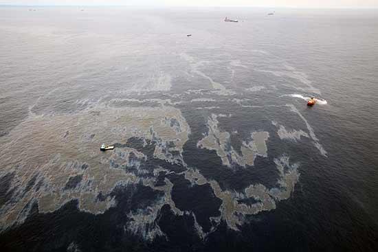 rea atingida pelo vazamento da Chevron em novembro de 2011, na bacia de Campos (RJ)
