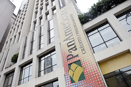 Fachada de agncia do banco Panamericano em So Paulo, em 2010. TCU  contestado por inocentar diretores da Caixa que atuaram na compra da instituio financeira