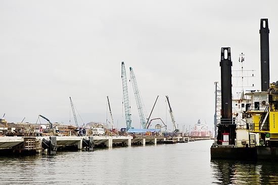 Obras em terminal no porto de Santos
