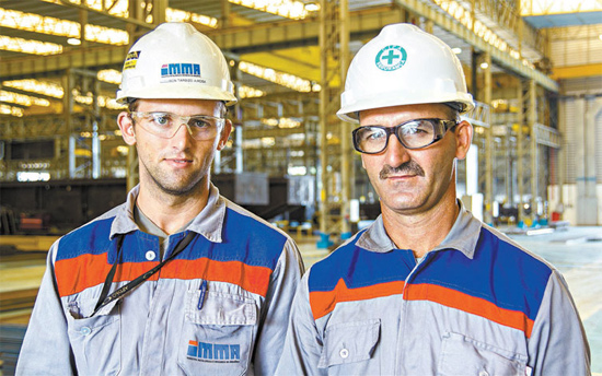 Operadores de mquina da IMMA, metalrgica que se instalou em Porto Velho (Rondnia)