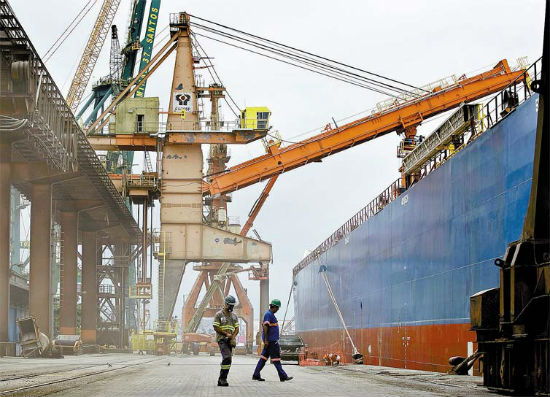 Porto de Santos; aps atraso de 65 dias no embarque de soja no terminal, processadora chinesa voltou a cancelar compra da oleaginosa do Brasil