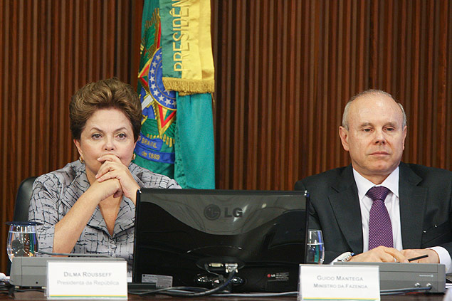 A presidente Dilma Rousseff e o ministro Guido Mantega (Fazenda) se renem com empresrios no Palcio do Planalto, em Braslia