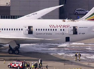 Boeing 787 Dreamliner, operado pela Ethiopian Airlines, que pegou fogo em Londres no dia 12 de julho