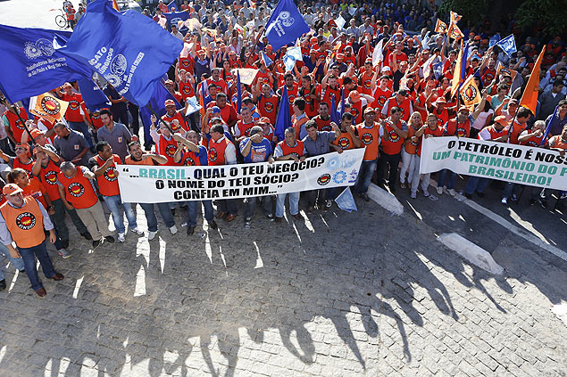 Manifestao em So Paulo contra o leilo do pr-sal, marcado para comear s 15h no Rio de Janeiro