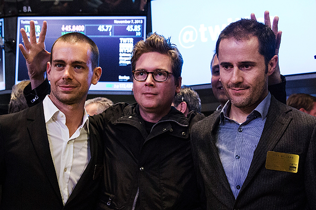 Da esquerda para a direira, os co-fundadores do Twitter Jack Dorsey, Biz Stone e Evan Williams na bolsa de Nova York