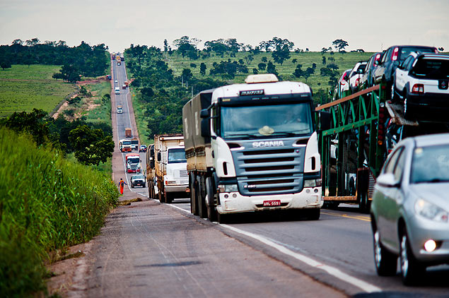 Trecho da BR-163 entre Rondonpolis e Jaciara, em Mato Grosso, que est sendo duplicado em obra contratada pela RDC