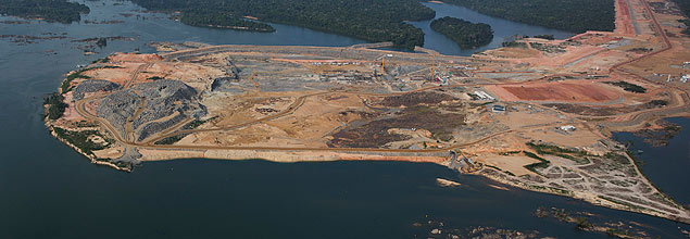 ESPECIAL BELO MONTE - Altamira, Para. 02/09/3013. Vista area da construcao da barragem principal da hidreletrica de Belo Monte no rio Xingu. (Foto: Lalo de Almeida/ Folhapress, MERCADO ) 