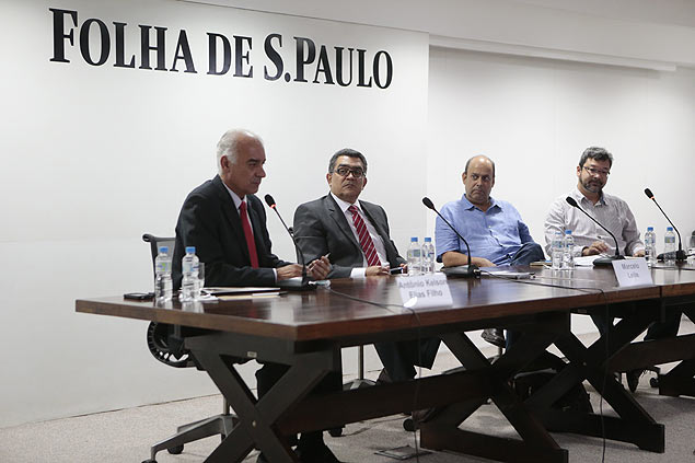 Wilson Cabral, Andre Villas-Boas, Antonio Kelson Elias Filho e Luiz Pinguelli Rosa em debate sobre usina