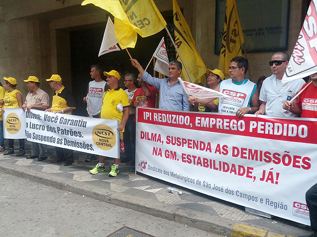 Metalrgicos fazem protesto contra demisses na GM