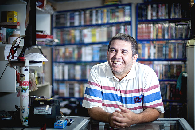 Pacfico Pereira Cruz, dono de uma loja de DVDs em So Paulo, que j aceita o carto, mas os clientes ainda no o usam