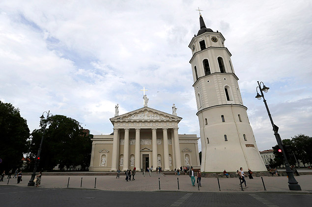 Imagem da catedral de Vilnius, capital da Litunia; pas est s vsperas de entrar na zona do euro