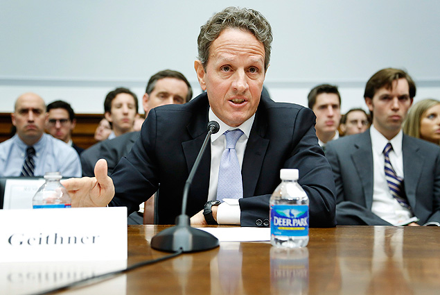 O ento secretrio do tesouro dos Estados Unidos Timothy Geithner e autor de "Stress Test", em 2012; 