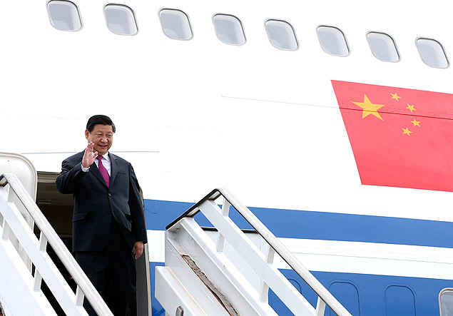 O chins Xi Jinping chega para encontro dos Brics em Fortaleza; pases divergem sobre a sede do banco do grupo