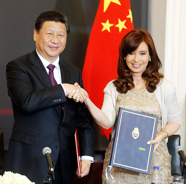 O presidente chins Xi Jinping em visita  presidente da Argentina Cristina Kirchner, em encontro