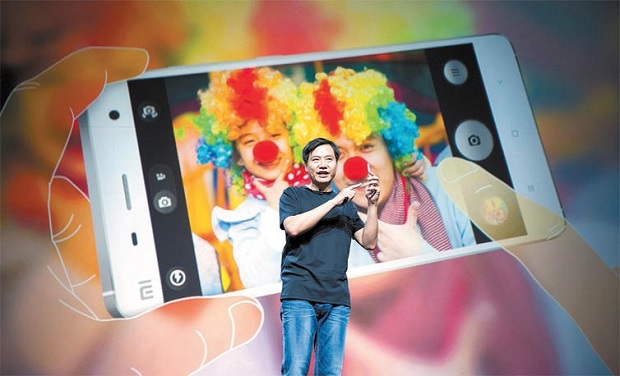O presidente-executivo da Xiaomi, Lei Jun, conhecido como o 'Steve Jobs chins', durante apresentao