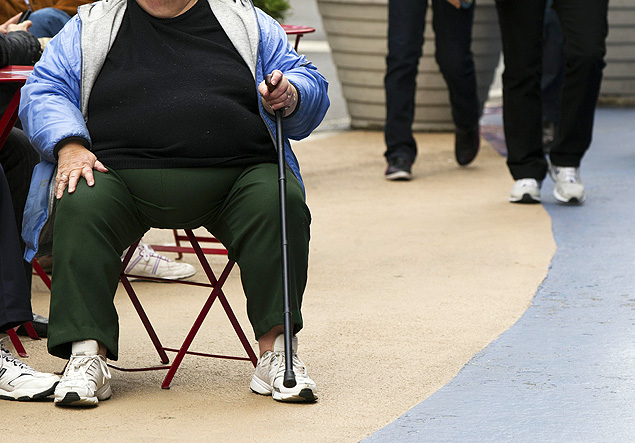 Mulher observa o movimento na Times Square, em Nova York; ndice de obesidade cresceu nos Estados Unidos no ltimo ano
