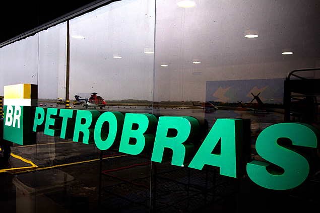 Aes da Petrobras operavam em leve queda nesta segunda (29)