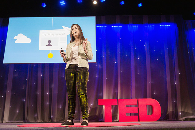 A brasileira Bel Pesce se apresenta no evento TEDGlobal, realizado no Rio; ela foi contratada para 80 palestras em 2014