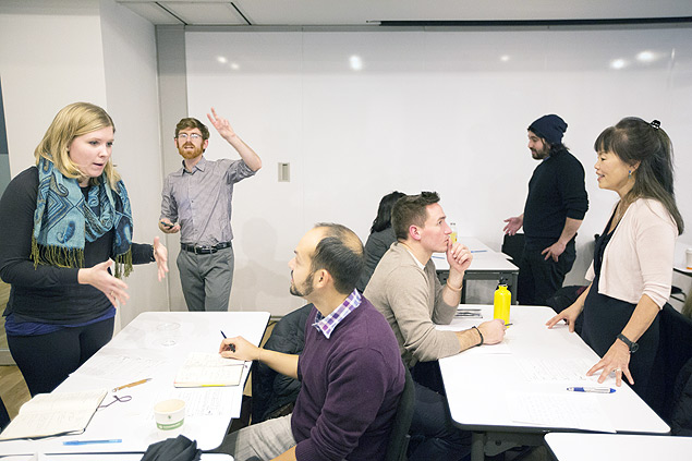 Andrew Linderman, second from left, leads an exercise in one of his storytelling classes for entrepreneurs at the General Assembly in New York, Dec. 9, 2014. Learning  or relearning  how to tell stories requires some skill. And consultants are lining up to teach it  sometimes for a hefty fee (James Estrin/The New York Times)