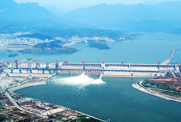 Usina Trs Gargantas, na China, supera Itaipu em produo de energia eltrica no ano passado